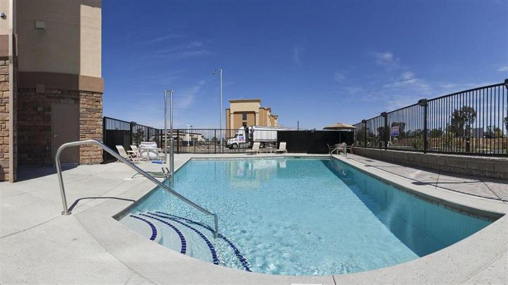 Holiday Inn Express Fresno Northwest - Herndon By Ihg Exterior photo