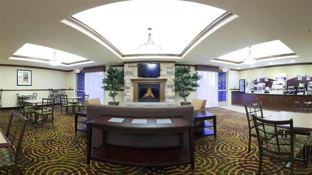 Holiday Inn Express Fresno Northwest - Herndon By Ihg Exterior photo